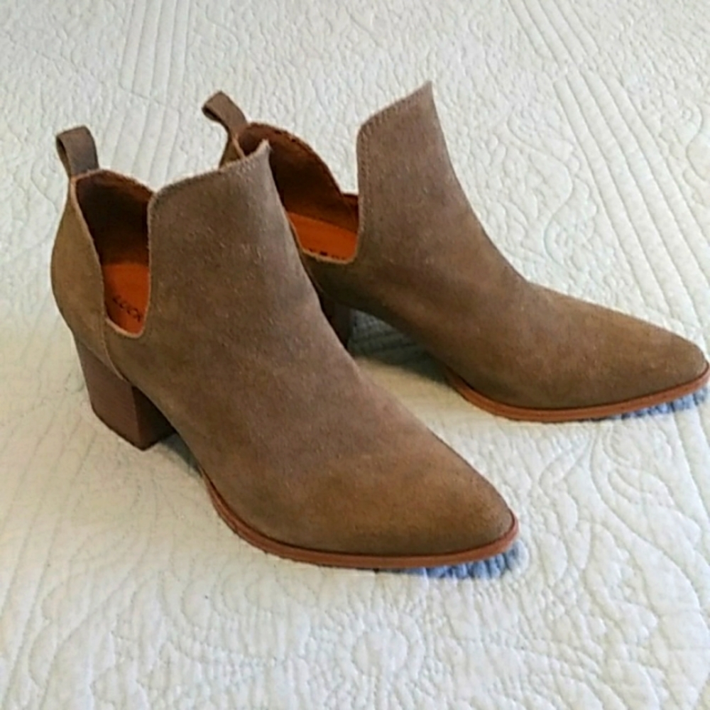lucky Jorry style genuine suede boots, Great gently used condition